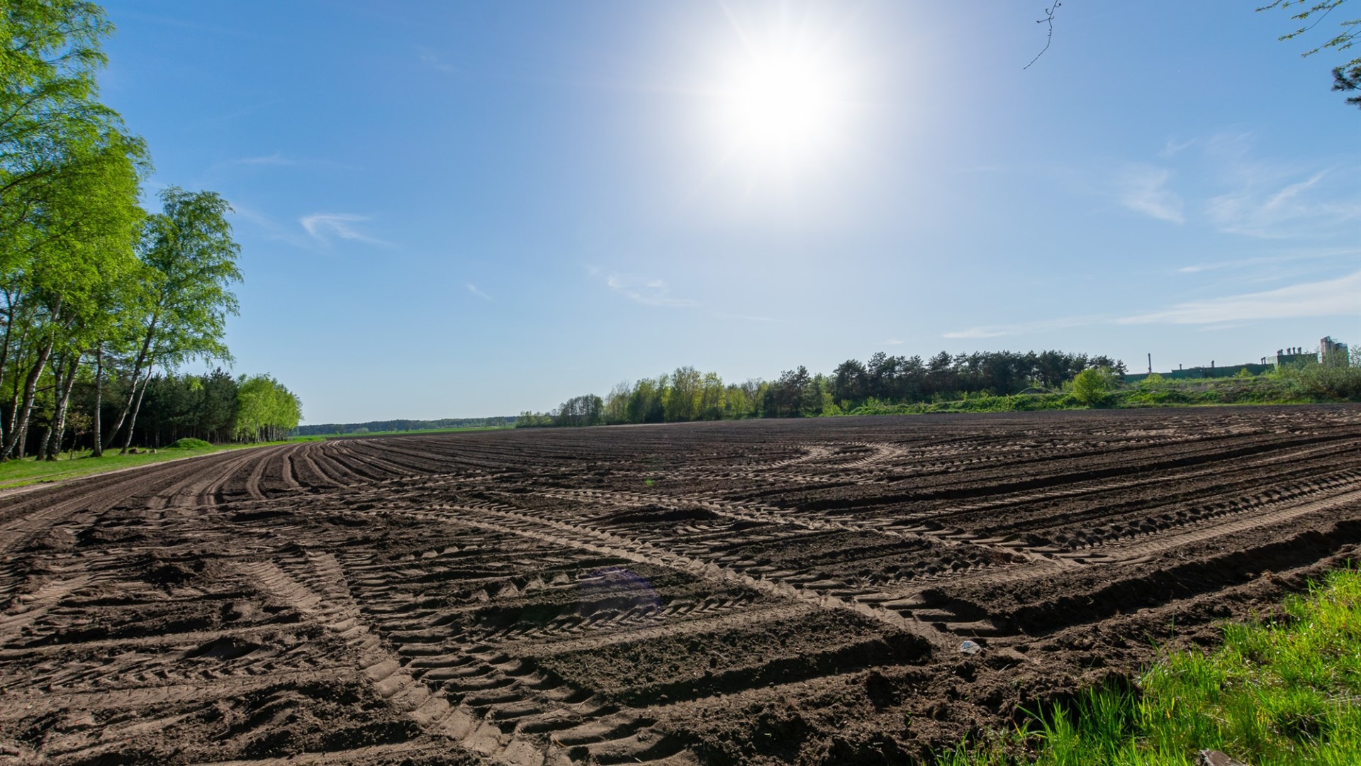 Działka na sprzedaż