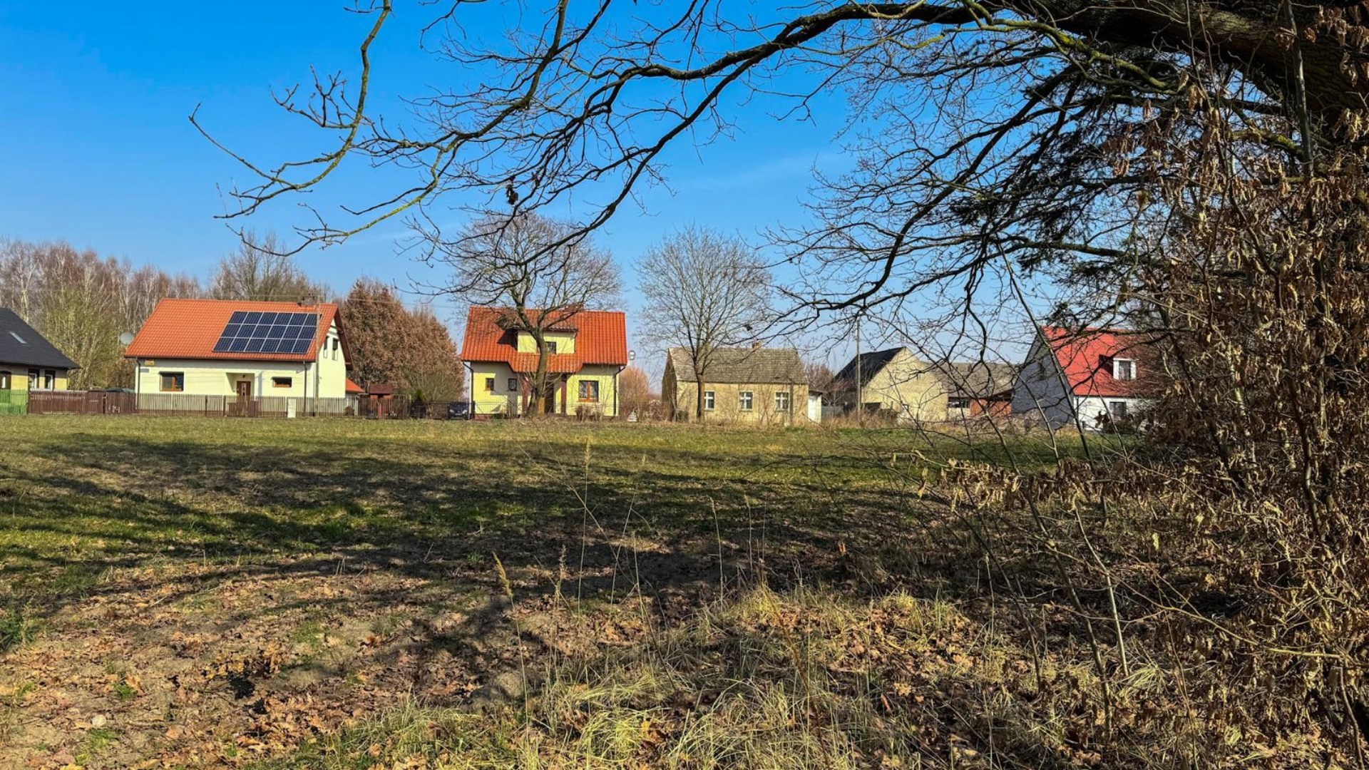 Działka na sprzedaż