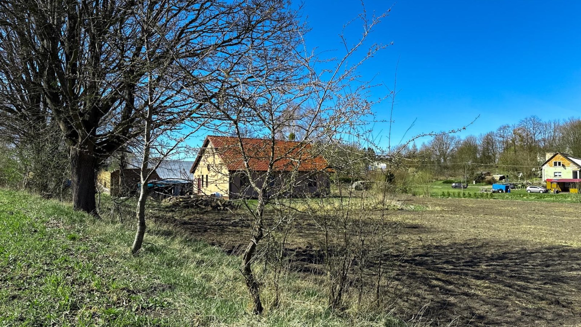 Działka na sprzedaż