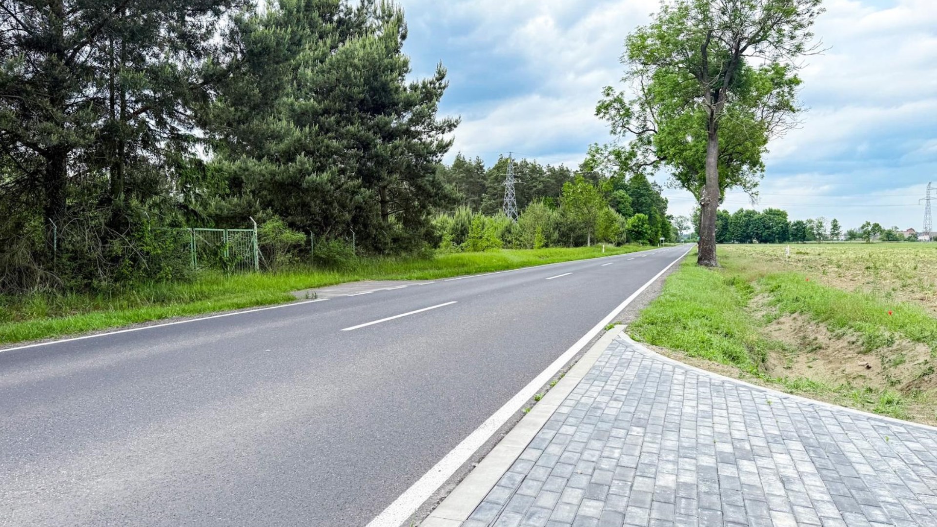 Działka na sprzedaż