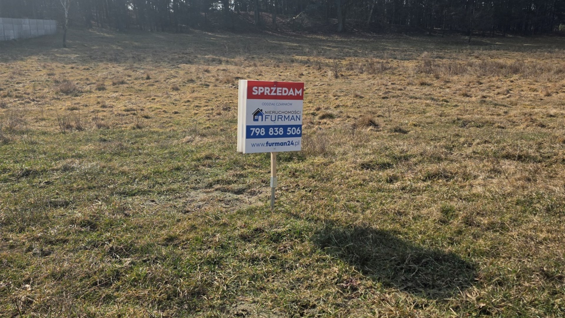Działka na sprzedaż